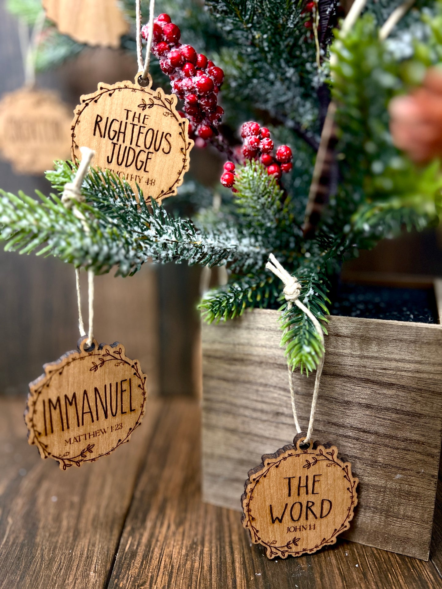 25 Names of Jesus Ornaments