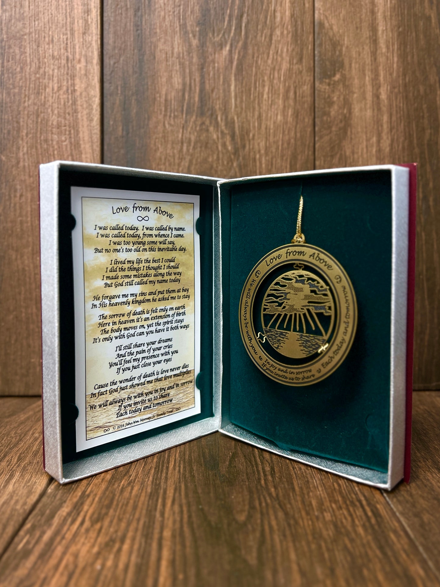 Memorial Ornaments – Engraved Metal Keepsakes
